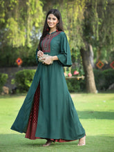 Women's Jadegreen Rayon Embroidered & Printed High-Slit Kurta Sets